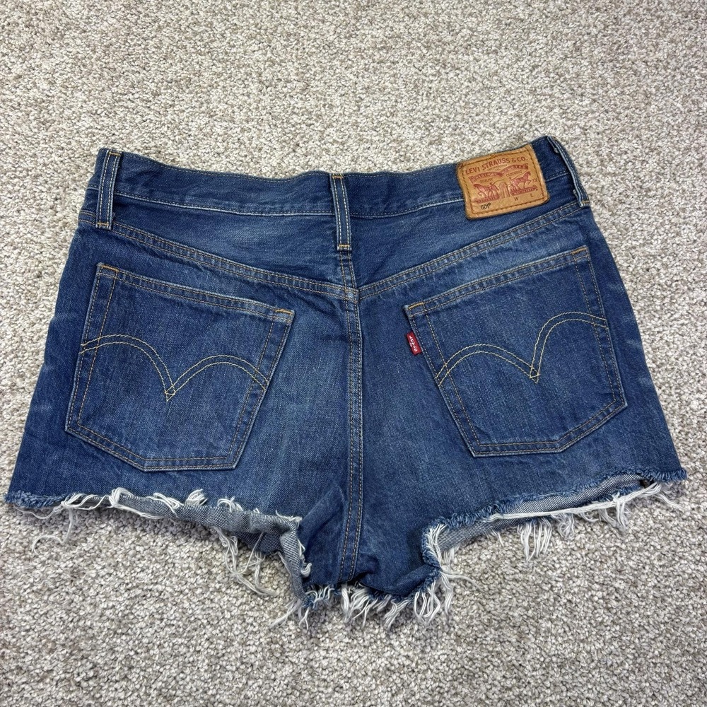 Levis 501 Shorts Womens 31 Medium Wash Denim Button Fly Raw Hem Cutoff 4 Inseam